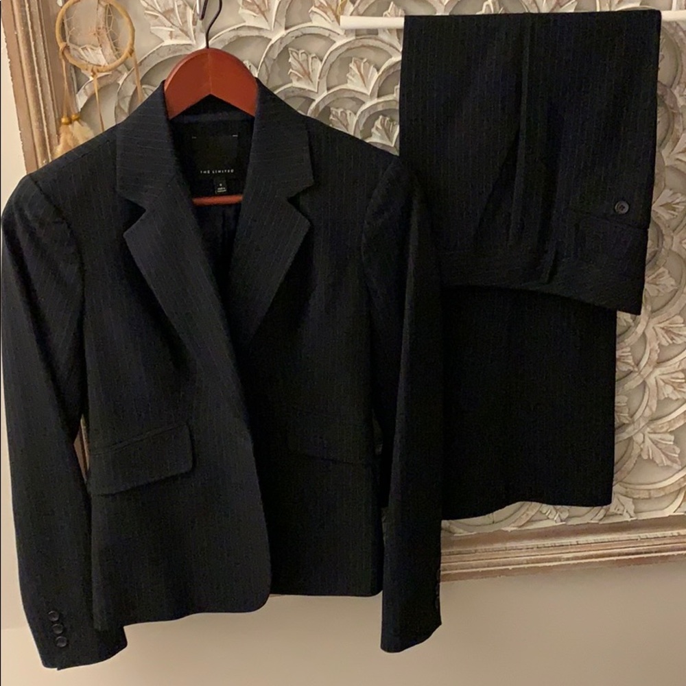 The Limited suit
